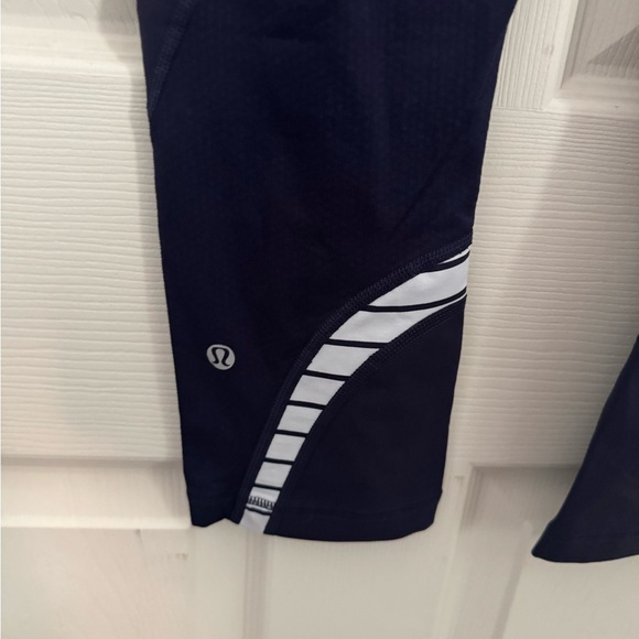 Lululemon Run: Inspire Crop II Deep Indigo / Wide Bold Stripe White Deep Indigo - Picture 6 of 13
